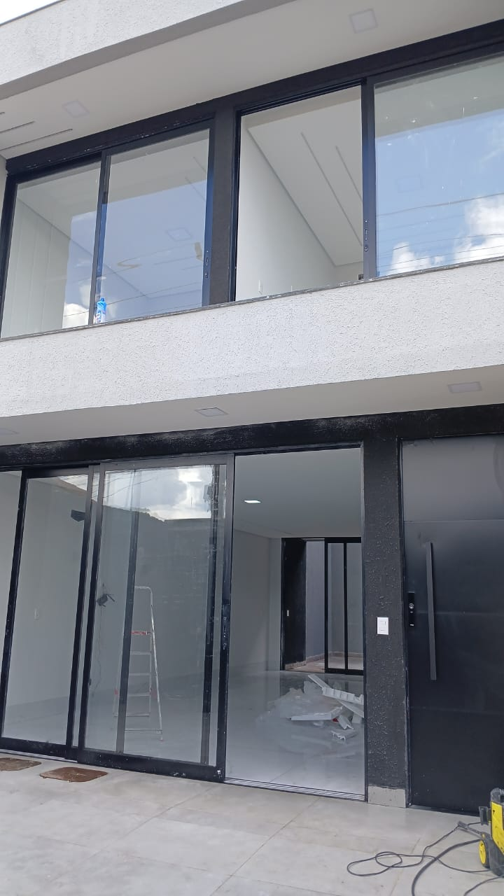 Fachada moderna entregue pela CS Pintura